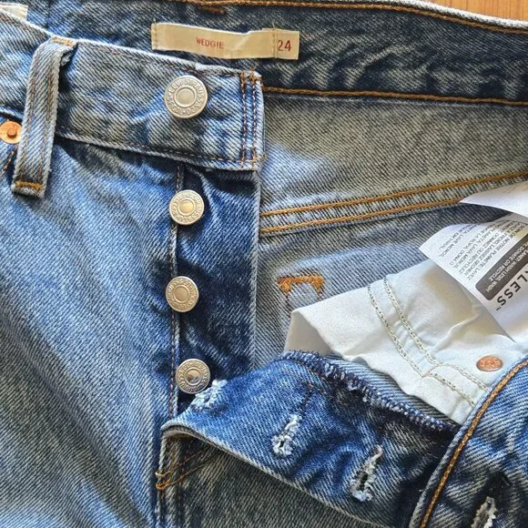 Levi’s Wedgie Straight Jeans | Size 24 | Raw Hem High Rise Vintage Wash - Picture 5 of 9
